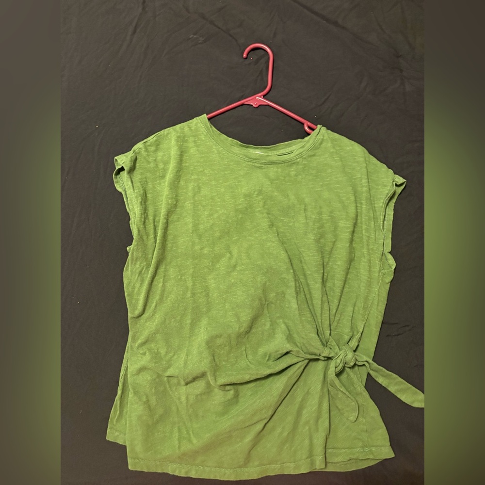 Time and Tru Green Short Sleeve Top with Side Tie